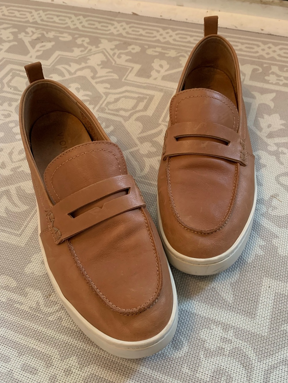 VIONIC Women’s 12 Uptown Loafer Light Brown Leather Good Condition Arch Support
